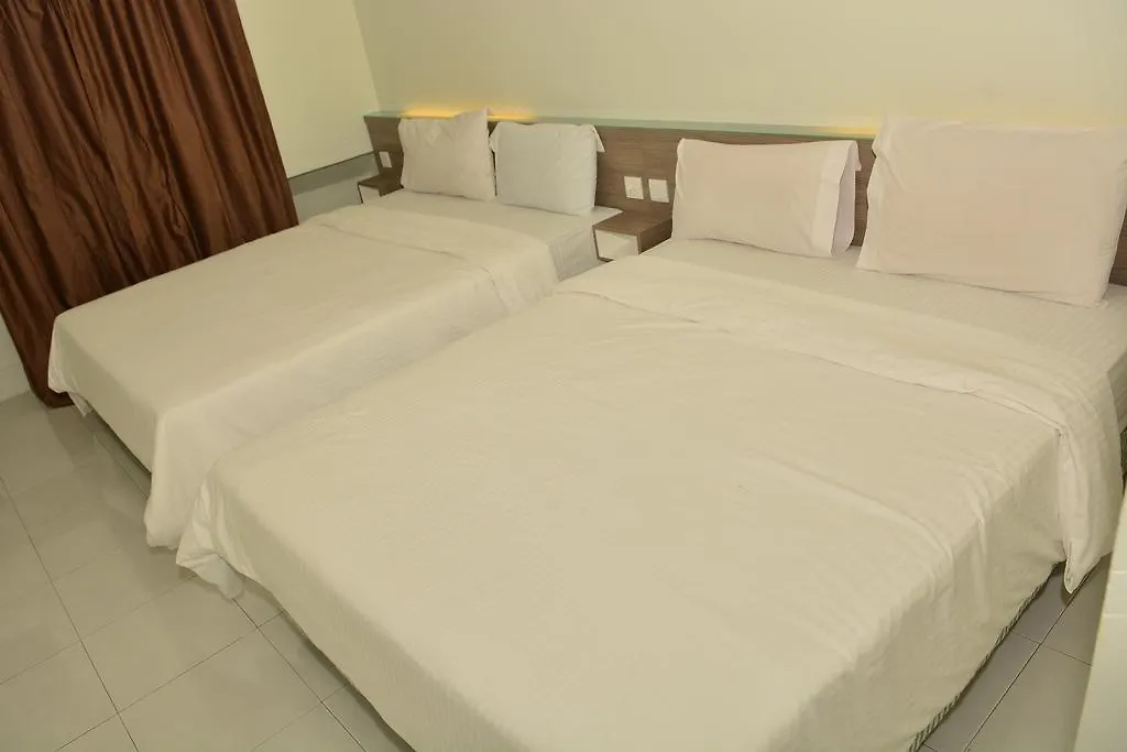 Qish Hotel Malacca 0*,
